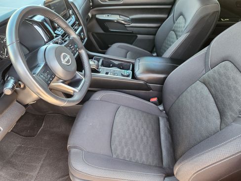 Used 2024 Nissan Pathfinder SV AWD/4WD image 8