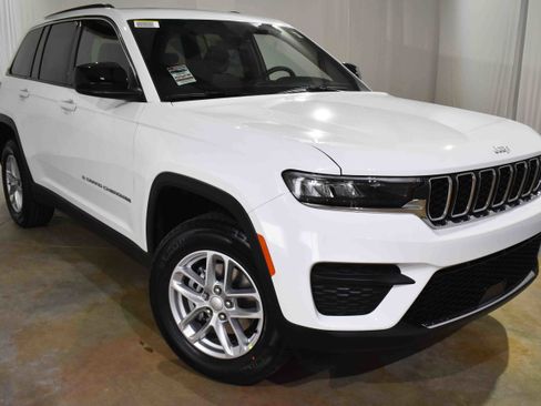 New 2025 Jeep Grand Cherokee Laredo X image 3