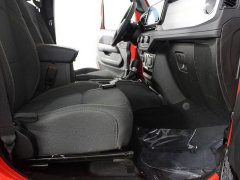 Used 2025 Jeep Wrangler Sahara 4xe image 19