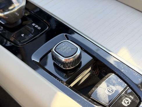 New 2026 Volvo XC60 B5 Ultra w/ Protection Package Premier image 7