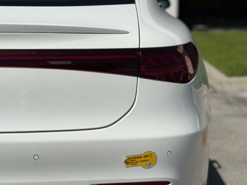 Used 2022 Mercedes-Benz EQS 450+ Sedan image 15