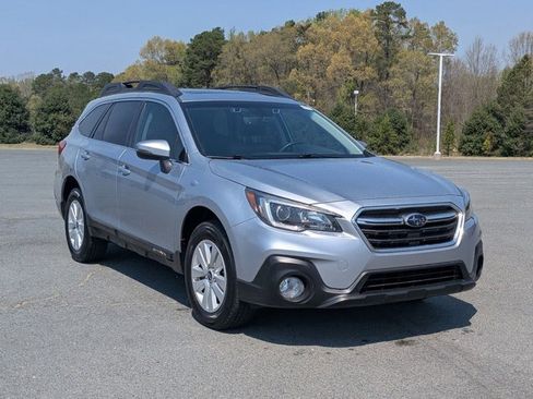 Used 2019 Subaru Outback 2.5i Premium image 2
