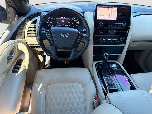 Used 2024 INFINITI QX80 Sensory image 18