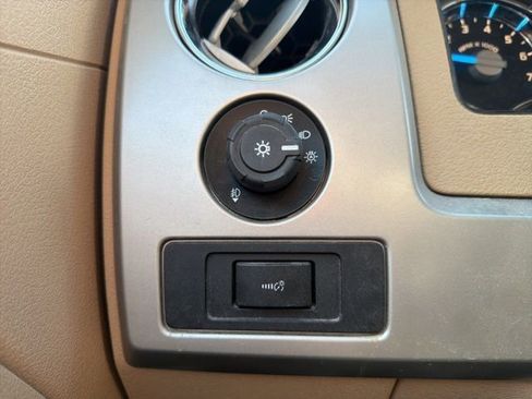 Used 2014 Ford F150 Lariat w/ Lariat Chrome Package image 22