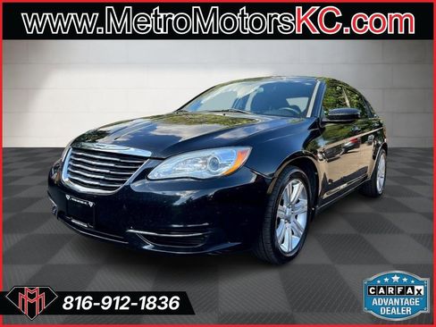 Used 2013 Chrysler 200 Touring image 1