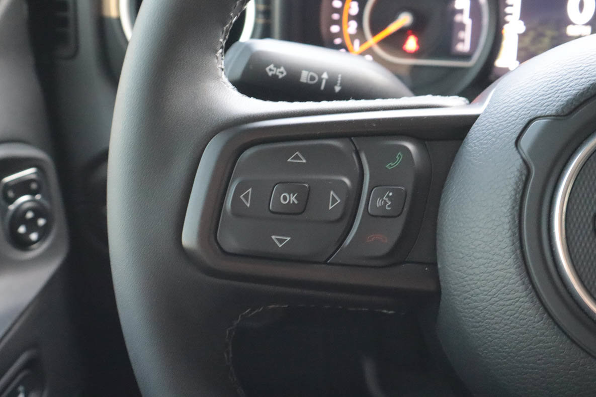 Used 2025 Jeep Gladiator Sport AWD/4WD image 31
