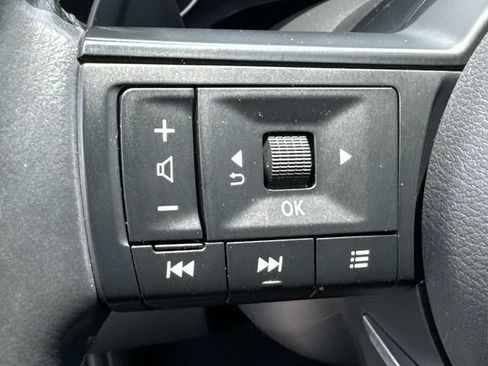Used 2025 Nissan Pathfinder SV AWD/4WD image 37
