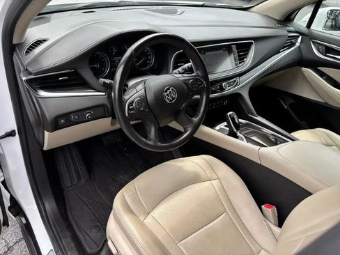 Used 2019 Buick Enclave Premium AWD/4WD image 2