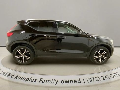 Used 2023 Volvo XC40 B4 Core w/ Convenience Package FWD image 6
