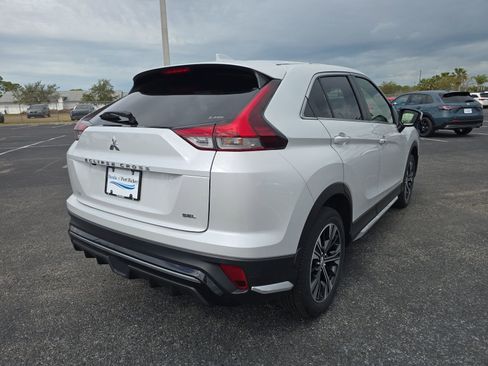 Used 2022 Mitsubishi Eclipse Cross SE image 3