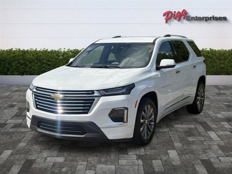 Used 2023 Chevrolet Traverse Premier FWD image 4