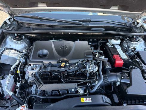 Used 2023 Toyota Camry XLE image 9