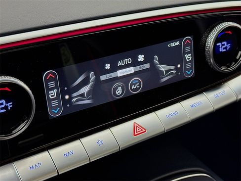 Used 2023 Genesis GV70 2.5T Select w/ Sport Prestige Package image 21