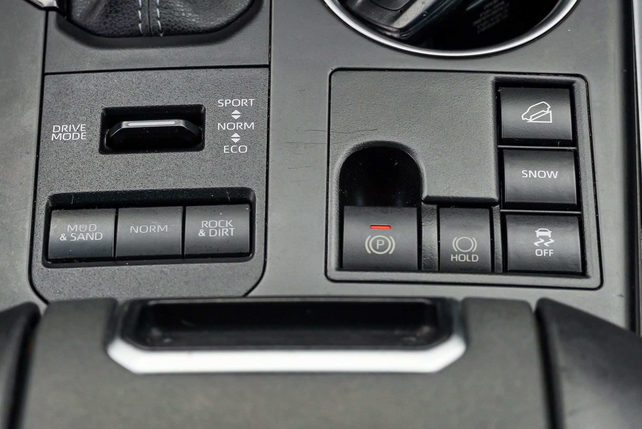 Used 2023 Toyota Highlander LE AWD/4WD image 38