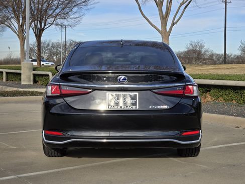 Used 2022 Lexus ES 300h Ultra Luxury image 37