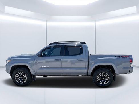 Used 2020 Toyota Tacoma TRD Sport w/ Technology Package AWD/4WD image 6