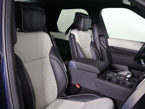 Used 2022 Land Rover Discovery HSE R-Dynamic image 31