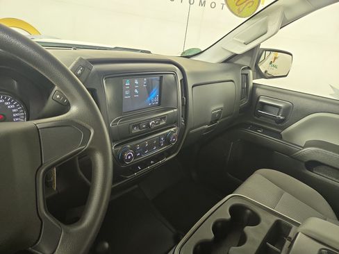 Used 2018 Chevrolet Silverado 1500 W/T AWD/4WD image 22