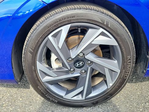 Certified 2025 Hyundai Elantra Sport image 25