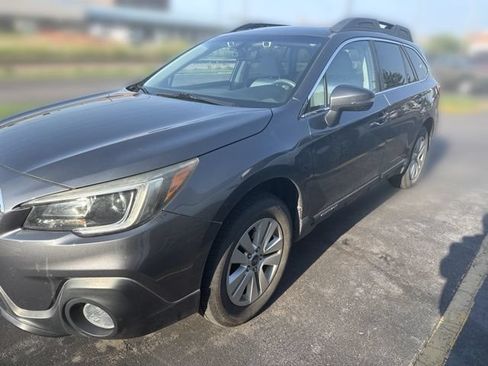 Used 2019 Subaru Outback 2.5i Premium AWD/4WD image 38