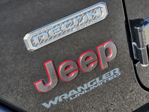 Used 2020 Jeep Wrangler Unlimited Rubicon w/ Quick Order Package 28Y Recon AWD/4WD image 12