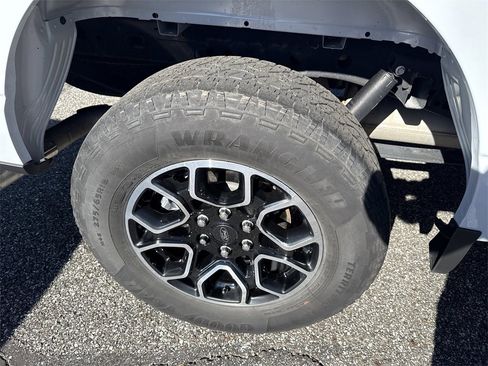 Used 2022 Ford F150 XLT w/ Equipment Group 302A High image 18