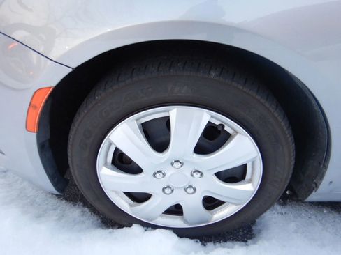 Used 2015 Chrysler 200 LX image 24