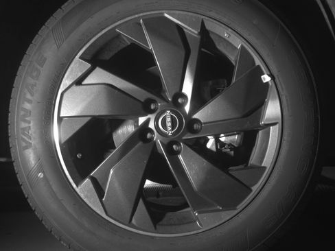 Used 2025 Nissan Rogue SV image 13