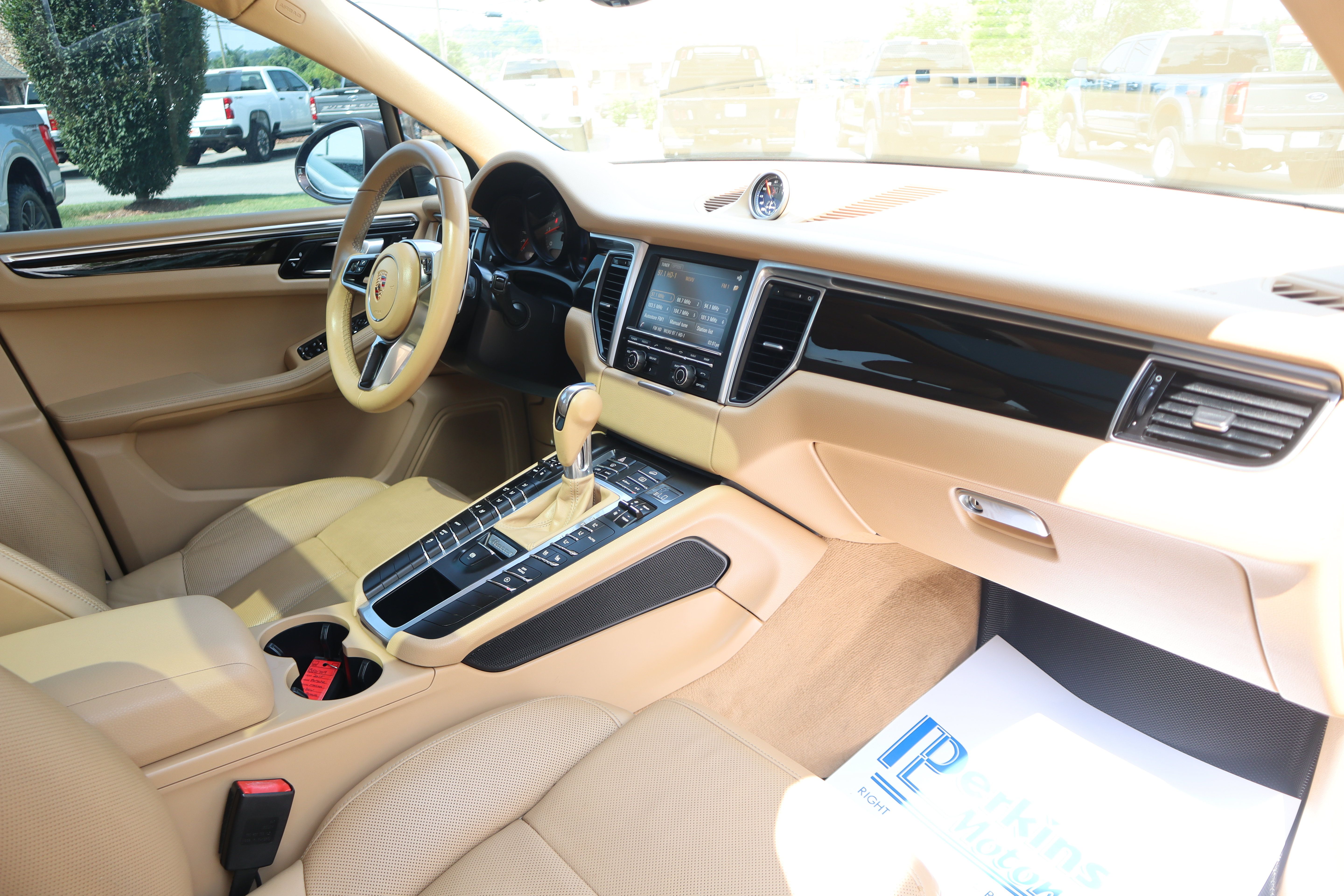 Used 2015 Porsche Macan S AWD/4WD image 31