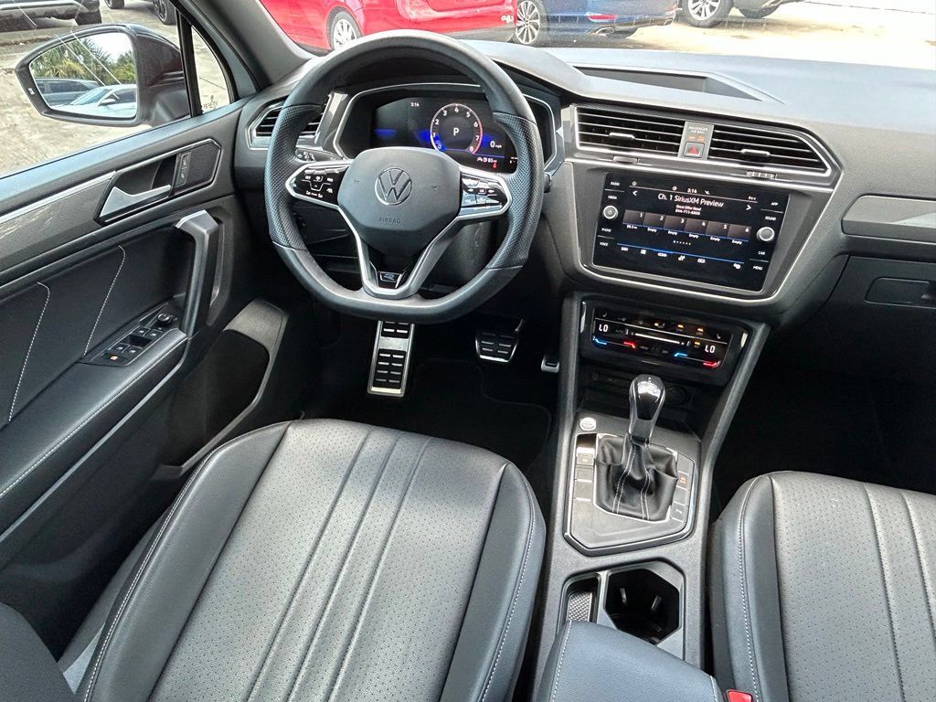 Certified 2023 Volkswagen Tiguan SE R-Line FWD image 9