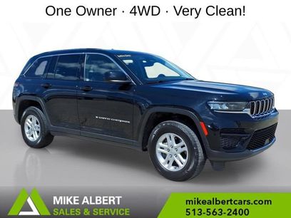 Used 2023 Jeep Grand Cherokee Laredo w/ Luxury Tech Group I