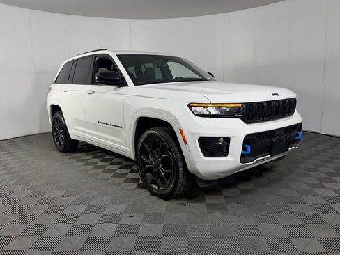 Used 2025 Jeep Grand Cherokee Limited 4xe AWD/4WD image 3