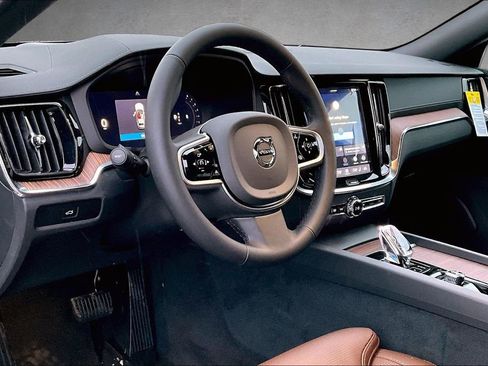 New 2026 Volvo V60 B5 Cross Country Ultra w/ Protection Package Premier AWD/4WD image 7