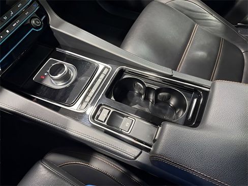 Used 2019 Jaguar F-PACE Prestige image 25