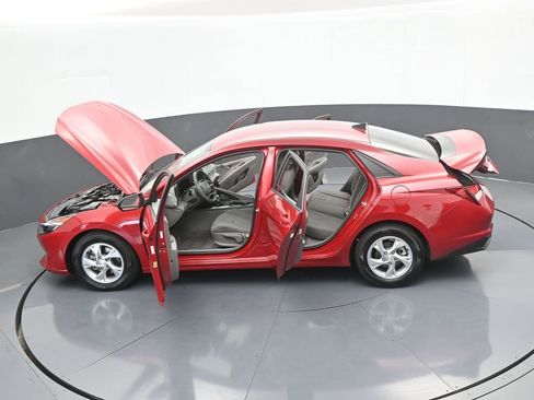 Used 2022 Hyundai Elantra SE w/ Cargo Package image 61