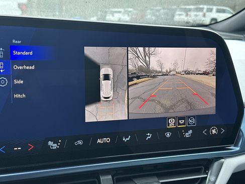 New 2026 Chevrolet Equinox EV LT image 32