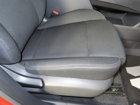 Certified 2025 Nissan Rogue S image 31