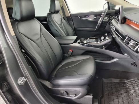 Used 2023 Lincoln Nautilus Reserve w/ Equipment Group 201A image 18