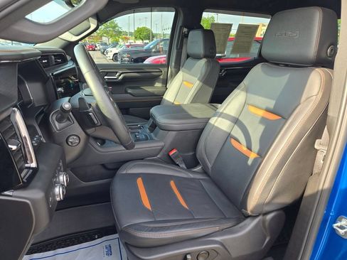 Used 2024 GMC Sierra 1500 AT4 w/ Technology Package AWD/4WD image 18