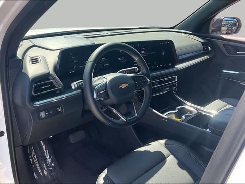 Used 2026 Chevrolet Traverse LT FWD image 16