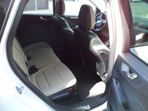 Used 2022 Ford Escape SEL image 7