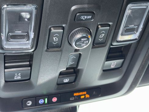 Used 2021 GMC Yukon Denali w/ LPO, Illumination Package image 37