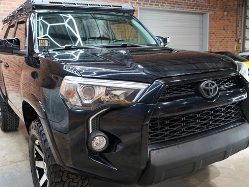Used 2017 Toyota 4Runner TRD Off-Road image 25
