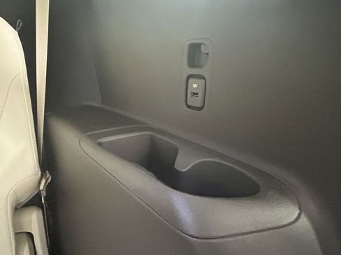 Used 2024 Buick Enclave Essence image 14