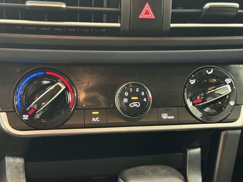 Used 2021 Kia Seltos S FWD image 19