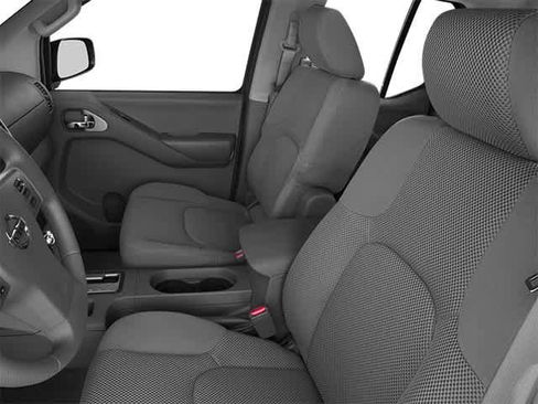 Used 2014 Nissan Frontier SV w/ SV Value Truck Package RWD image 10
