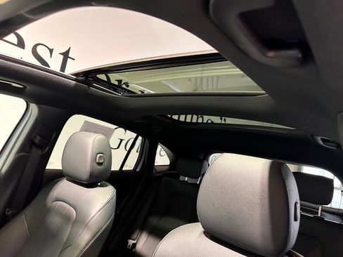 Used 2025 Mercedes-Benz GLA 250 Exclusive 4MATIC image 25