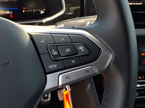 Used 2025 Volkswagen Jetta Sport FWD image 31