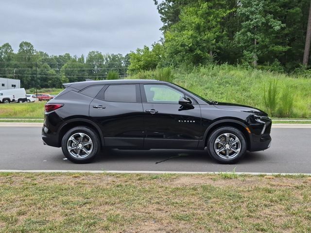 Used 2025 Chevrolet Blazer LT FWD image 14