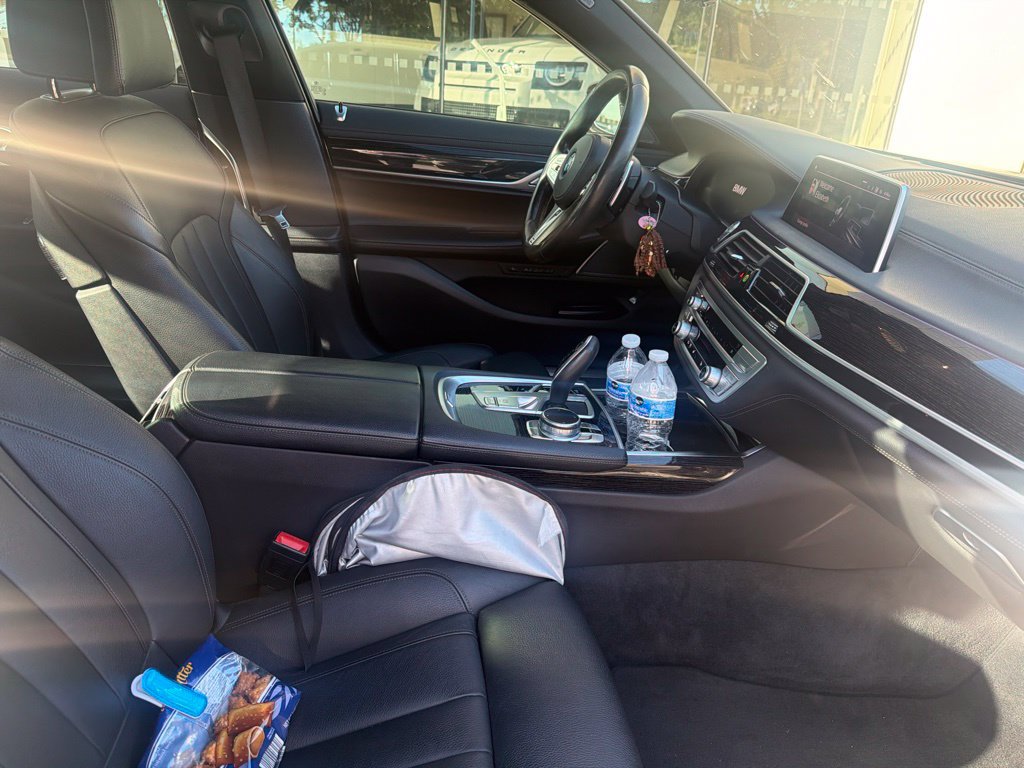 Used 2021 BMW 740i w/ M Sport Package RWD image 10